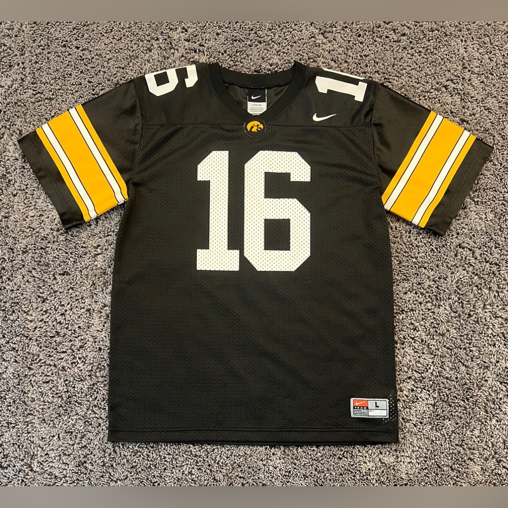 IOWA HAWKEYES Nike Team FOOTBALL Jersey #16 Chuck Long Retired Youth Large EUC!